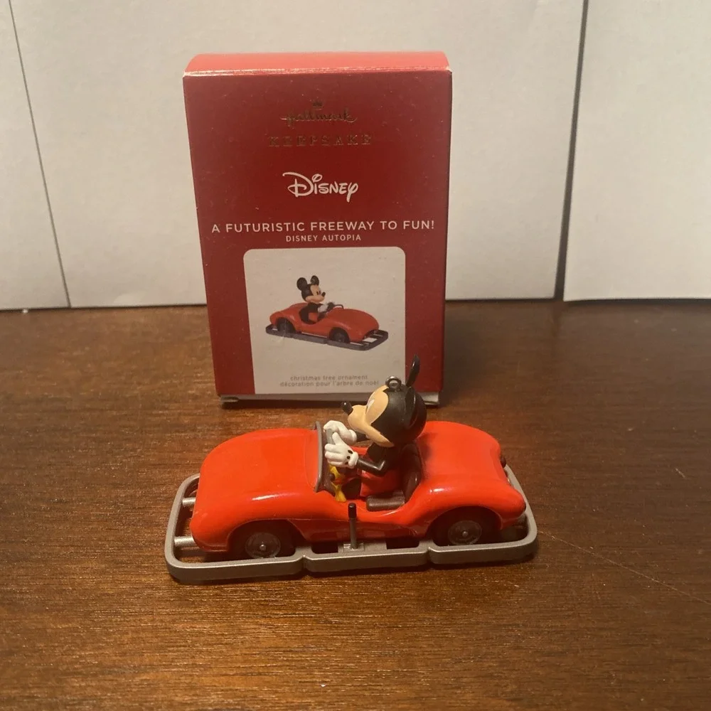 2021 Hallmark Disney Autopia Mickey A FUTURISTIC FREEWAY‎ TO FUN Car Ornament